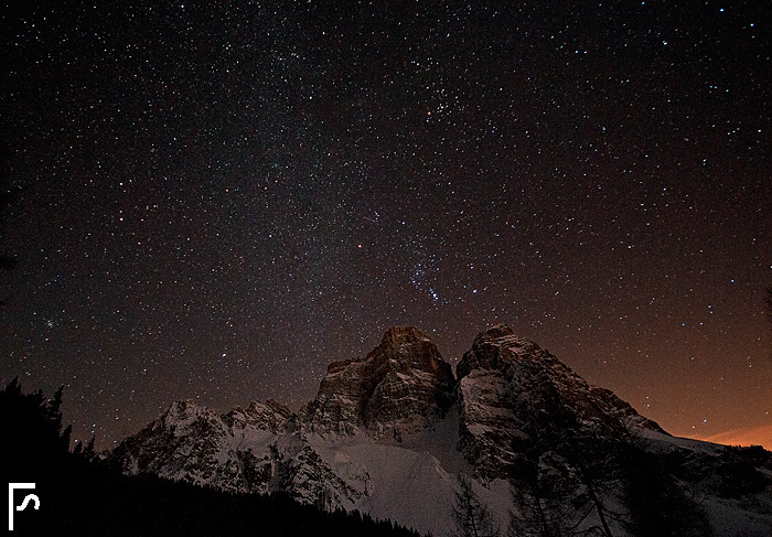 A starry night over Monte Pelmo